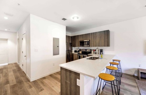 Golden Glades House | Stylish 2-Story Townhouse w/2 Parking Spots