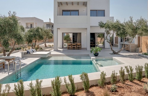 Tavronitis Villa | Stylish 3-bedroom Villa with Private Pool by Delfus