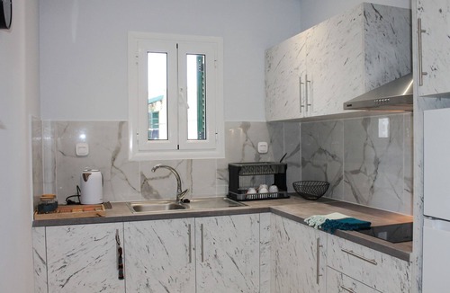 Kassiopi Apartment | Stylish First Floor Two Bedroom Flat in Kassiopi With Breakfast
