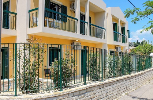 Kassiopi Apartment | Stylish First Floor Two Bedroom Flat in Kassiopi With Breakfast