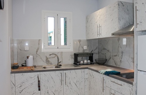 Kassiopi Apartment | Stylish First Floor Two Bedroom Flat in Kassiopi With Breakfast