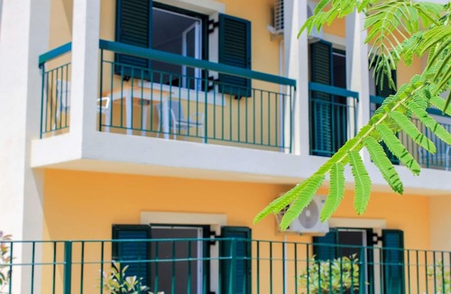 Kassiopi Apartment | Stylish First Floor Two Bedroom Flat in Kassiopi With Breakfast