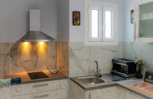 Kassiopi Apartment | Stylish First Floor Two Bedroom Flat in Kassiopi With Breakfast