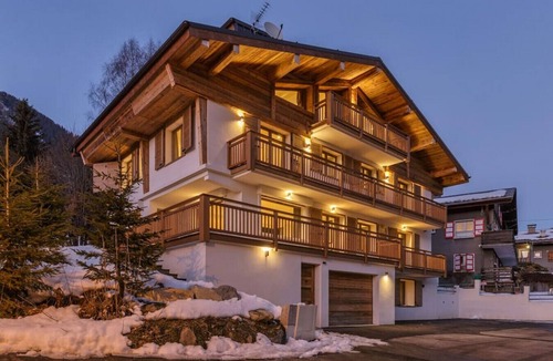 Chamonix City Centre Apartment | Sublime 6pax | MtBlanc View | Central | Parking |3