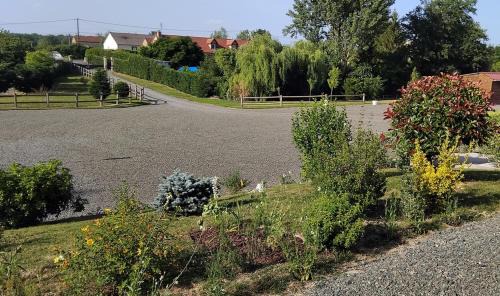 Saint-Yan Bed & Breakfast | Suite climatisée 60M2 1 grande chambre LE CLOS DES PRAIRIES