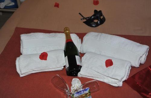 Gareoult Bed & Breakfast | Suite de charme & jacuzzi 83 - Love Room
