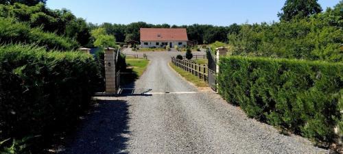 Saint-Yan Bed & Breakfast | Suite familiale climatisée 80 m2 2 chambres distinctes LE CLOS DES PRAIRIES