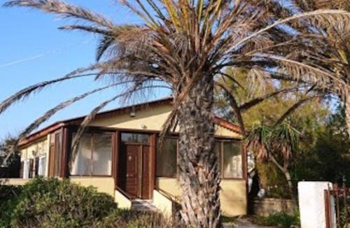 Paralias House | Summerhouse Peggy: close to Athens airport by the sea