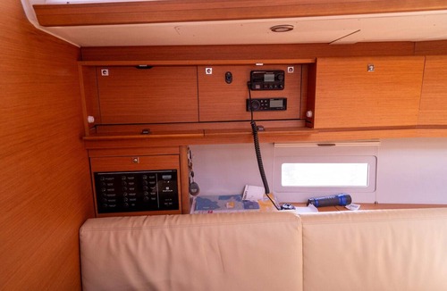 Saint-Mandrier-sur-Mer Boat Rental | Sun-Kissed Sailing Adventure in Provence-Alpes-Côte d'Azur