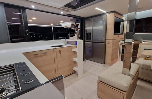 Port Grimaud Boat Rental | Sun-Kissed Sailing Adventure in Provence-Alpes-Côte d'Azur