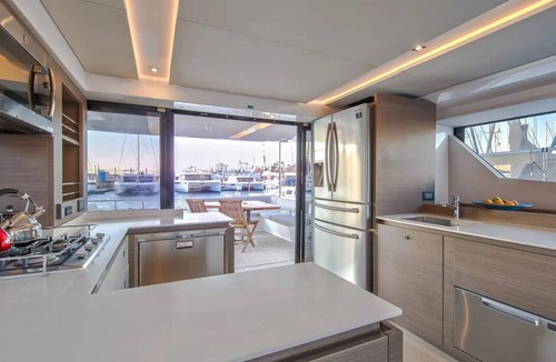 Port Grimaud Boat Rental | Sun-Kissed Sailing Adventure in Provence-Alpes-Côte d'Azur