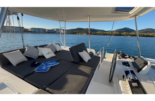 Port Grimaud Boat Rental | Sun-Kissed Sailing Adventure in Provence-Alpes-Côte d'Azur