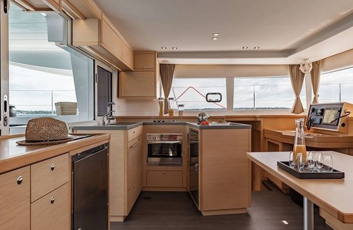 Port Grimaud Boat Rental | Sun-Kissed Sailing Adventure in Provence-Alpes-Côte d'Azur