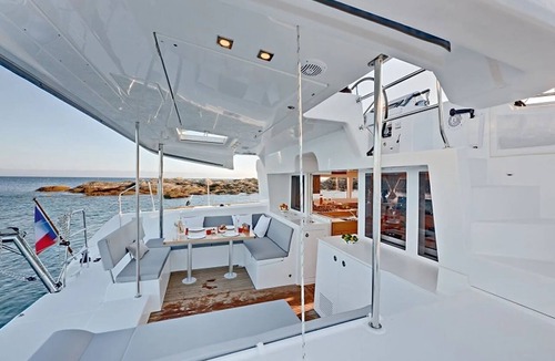 Port Grimaud Boat Rental | Sun-Kissed Sailing Adventure in Provence-Alpes-Côte d'Azur