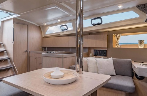 Port Grimaud Boat Rental | Sun-Kissed Sailing Adventure in Provence-Alpes-Côte d'Azur
