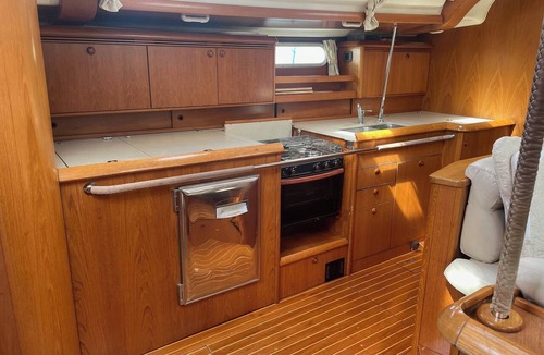 Port Grimaud Boat Rental | Sun-Kissed Sailing Adventure in Provence-Alpes-Côte d'Azur