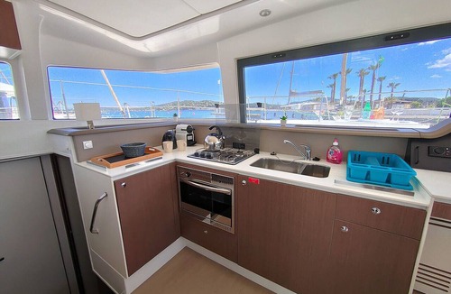 Port Grimaud Boat Rental | Sun-Kissed Sailing Adventure in Provence-Alpes-Côte d'Azur