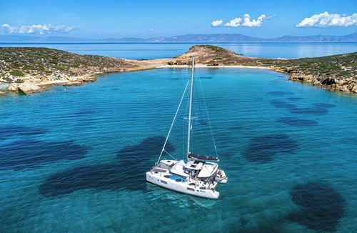 Finikas Boat Rental | Sun-Kissed Sailing Adventure in the Stunning Cyclades Islands