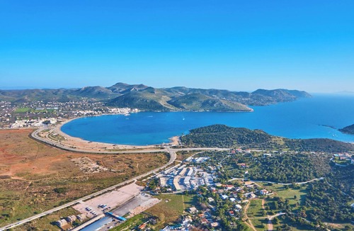 Lavrio Boat Rental | Sun-Kissed Sailing Adventure in Islas Sarónicas