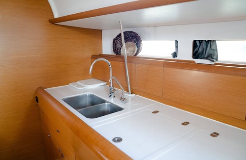 Alimos Boat Rental | Sun-Kissed Sailing Adventure in Islas Sarónicas