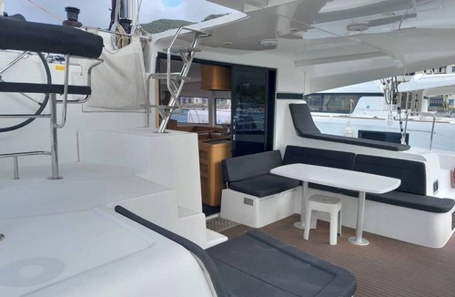 Eden Island Boat Rental | Sun-Kissed Sailing Adventure in Isla de Mahe, Seychelles