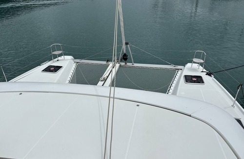 Eden Island Boat Rental | Sun-Kissed Sailing Adventure in Isla de Mahe, Seychelles