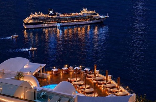 Firostefani Hotel | Sun Rocks Boutique Hotel - Caldera View Suites & Sunset Dining Experience
