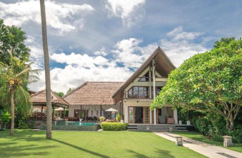 Gerokgak Villa | Sungai Raja Tropical 4BR Beachfront Villa in Gerokgak Buleleng Bali