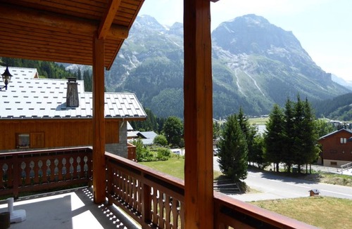 Pralognan-la-Vanoise Ski Chalet | Sunny 5-room chalet near slopes, max 10 people