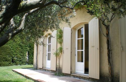 Seguret House | Sunny holiday home in Provence with pool