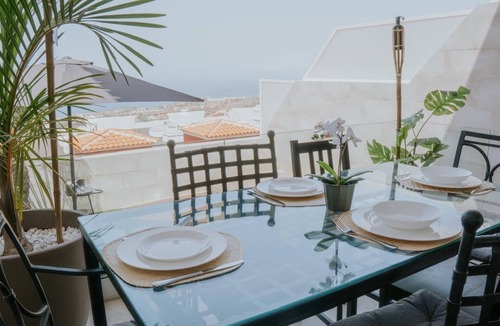 Costa Adeje Ski Chalet | Sunset Luxe - Jacuzzi, Sea View , Netflix