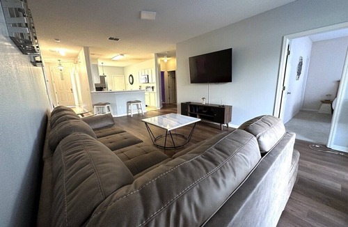 Sunset Ridge House | Sunset Themed Retreat - Sleeps 10