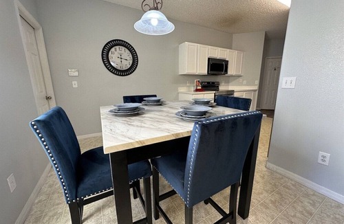 Sunset Ridge House | Sunset Themed Retreat - Sleeps 10