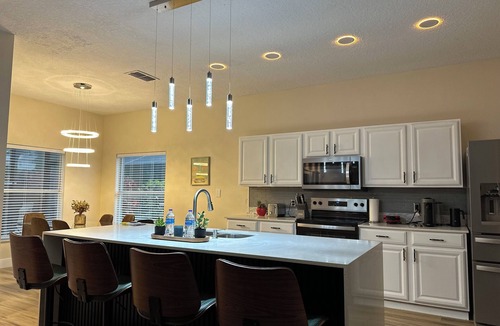 West Haven Villa | Sunshine Villa Luxury 5bd villa with pool & spa