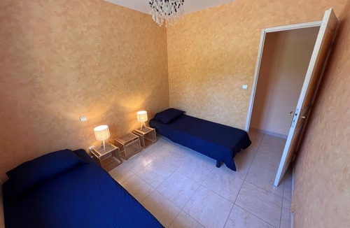 Taradeau Cabin | Superb 3-bedroom bungalow in a quiet private residence with private Jacuzzi