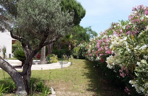 Preconil Villa | Superb family villa close to the center of beautiful LE PLAN DE LA TOUR.