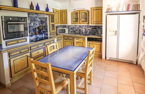 Mazan Villa | Superb holiday villa in Mazan, near Carpentras, with heated pool