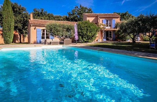 Mazan Villa | Superb holiday villa in Mazan, near Carpentras, with heated pool