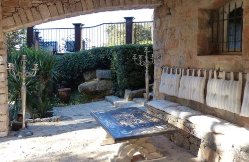 Entrecasteaux Villa | Superb Provencal property with heated swimming pool.