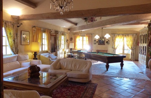 Entrecasteaux Villa | Superb Provencal property with heated swimming pool.