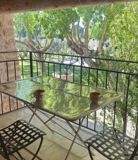 Villelaure Apartment | Superbe Appartement dans un Pigeonnier au sein d'un mas du 18ème