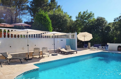 Carces Villa | "Sur Place" 4-12 people. Ideally suited for two or a large family.