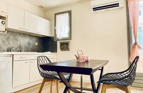 Greoux-les-Bains Apartment | T2 apartment 100 meters bright, fully furnished baths