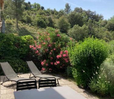 Greoux-les-Bains Apartment | T2 Classé 2* calme au coeur du village provençale