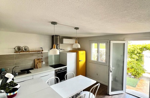 Meze Apartment | T2 Clim + Ideal location: 5-minute walk to the beach