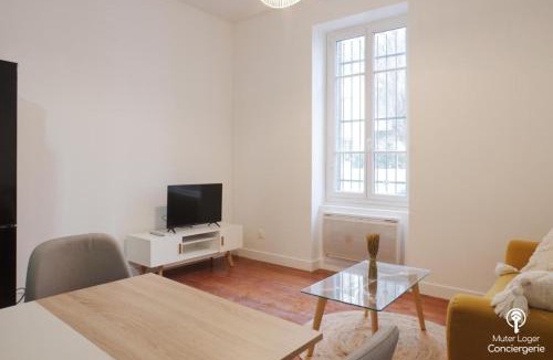 Leon Blum - Bon Coin Apartment | T2 cosy à 5 min métro Lyon - L'Escale Villeurbanne