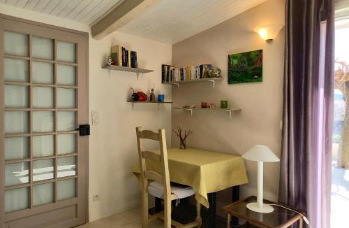 Carnoules Apartment | T2 de charme 55 m² au calme avec terrasse ombragée 40m2
