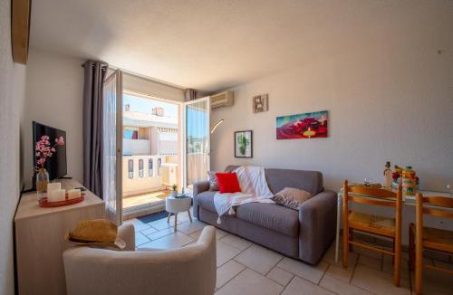 Sainte-Maxime City Centre Apartment | T2 en hypercentre -parking privé-clim-proche plage