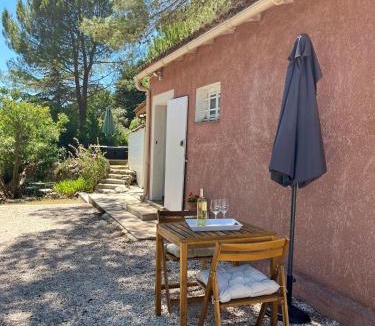 Saint-Maximin-la-Sainte-Baume Apartment | T2 La Parenthèse - Jacuzzi et vue Sainte-Baume
