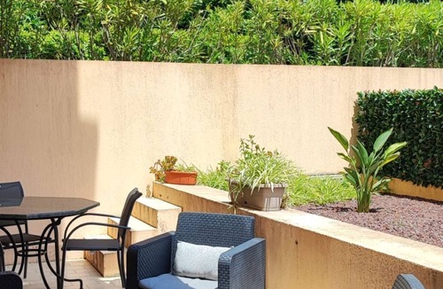 California - Pezou Apartment | T2 ground floor East Cannes, close to the beach of the Hotel Martinez